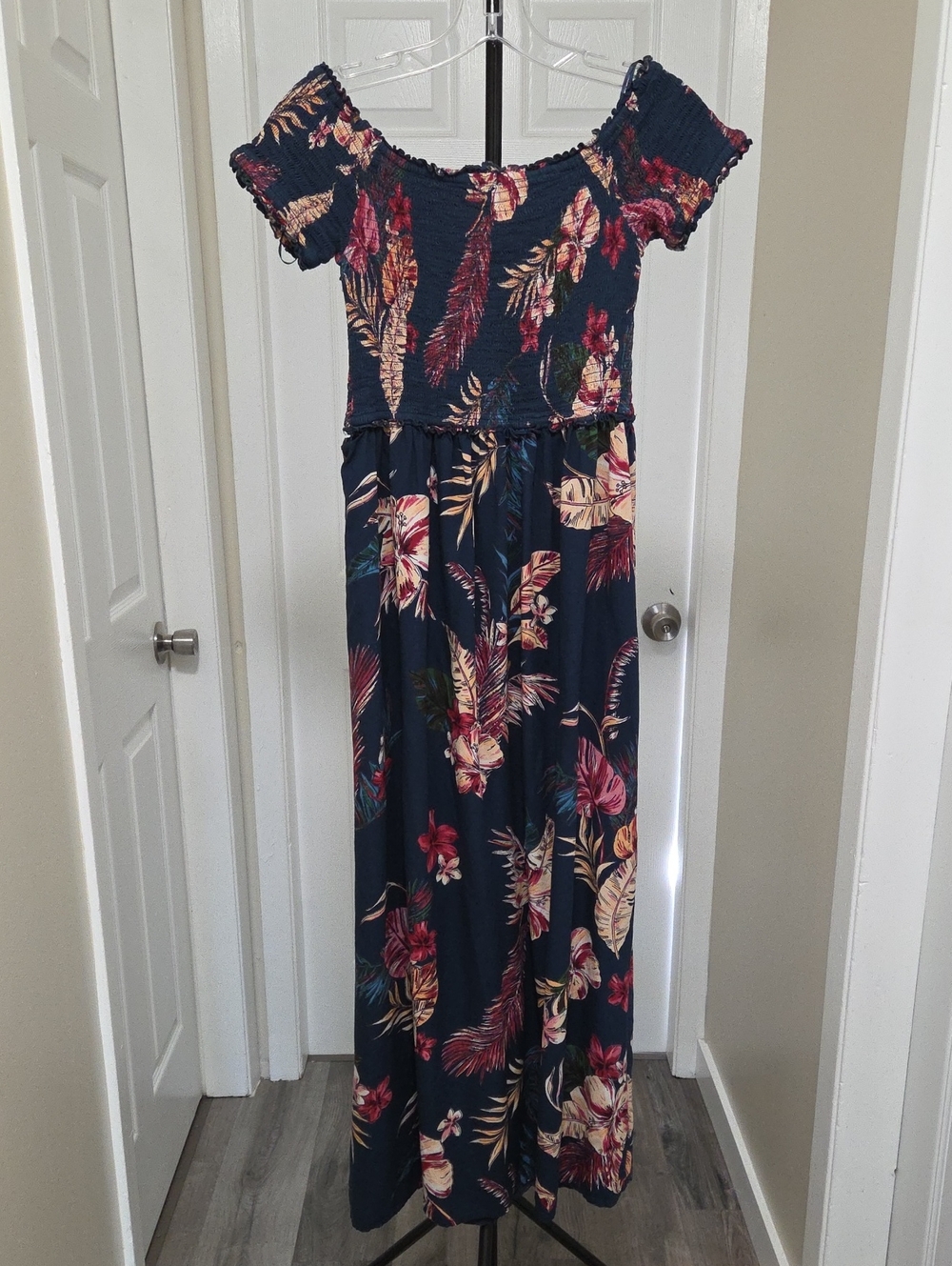 Patrons of Peace Navy Tropical Floral Smocked Off-Shoulder Maxi Dress Boho Rayon - Picture 7 of 9